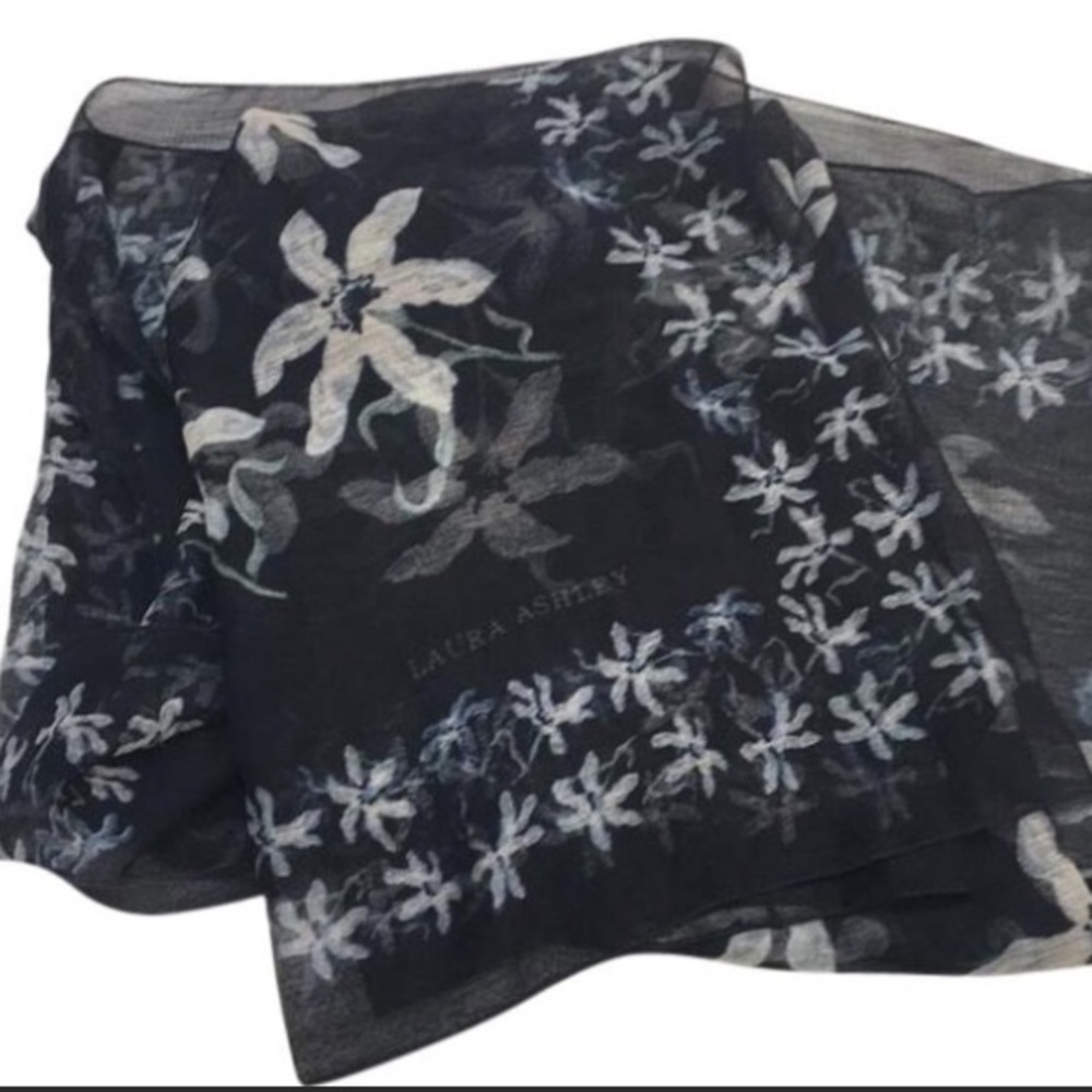 Laura Ashley 34 x 34 large floral scarf Tik tok scarves